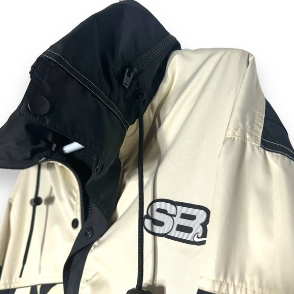 Nike Black and Cream Windbreaker Jacket y2k - Picture 6 of 12